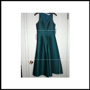 Kay Unger Green Dress